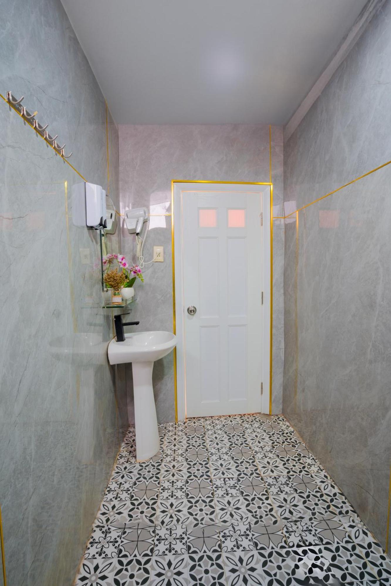 Khách sạn Adenia TP. Hồ Chí Minh